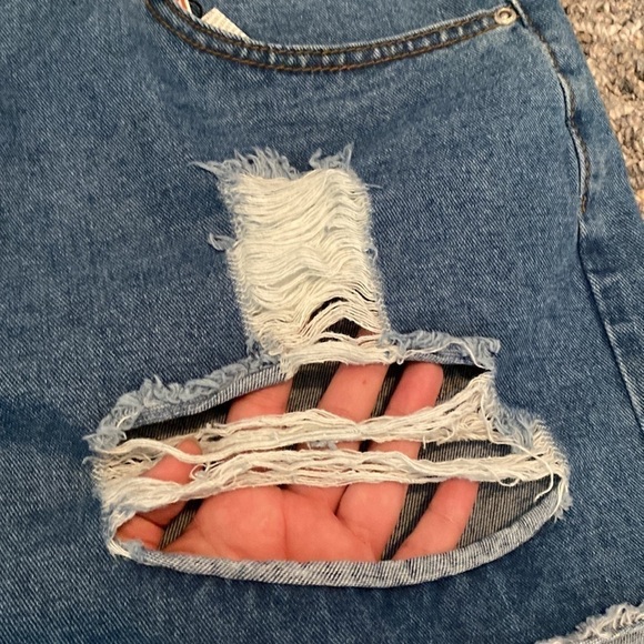 BOOHOO Blue Ripped High Waist Denim Shorts Plus Size 16 NWT - Picture 7 of 11